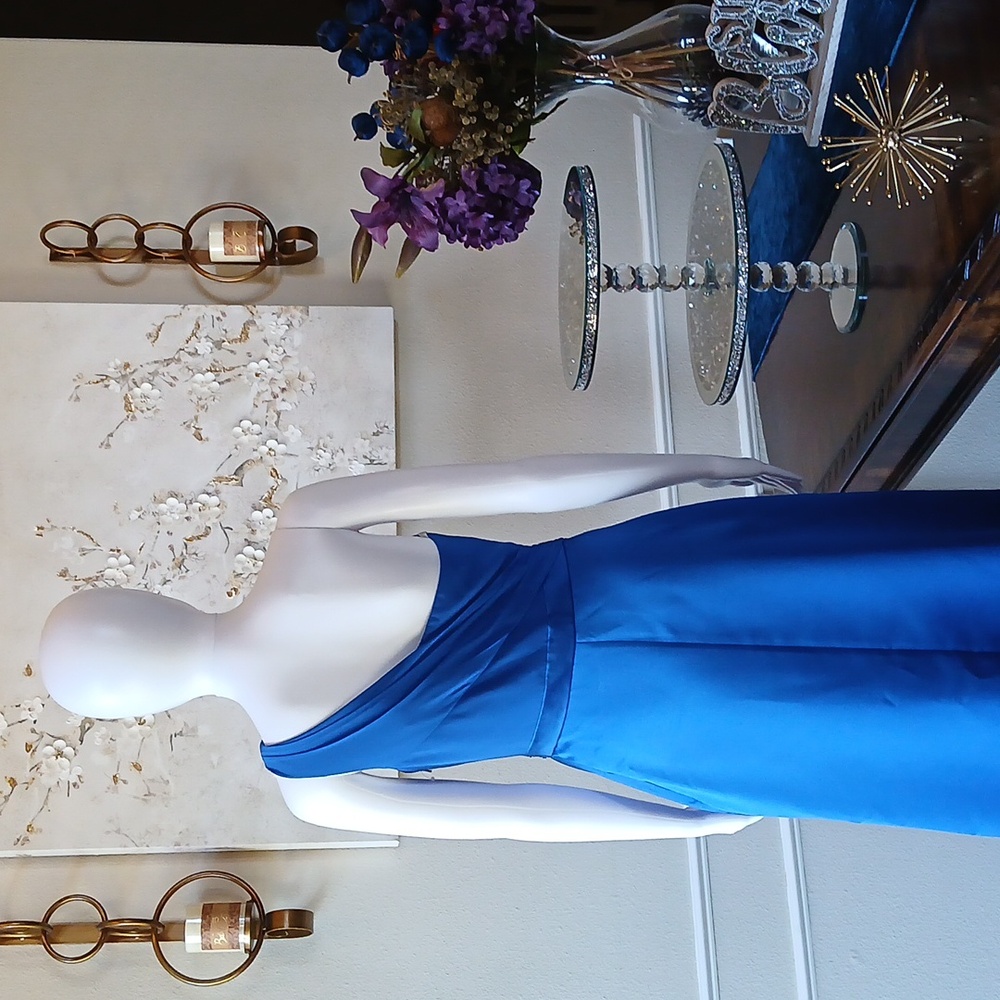 David's Bridal Elegant Blue One-Shoulder Formal Floor-length Gown. Size 4 - Picture 6 of 17